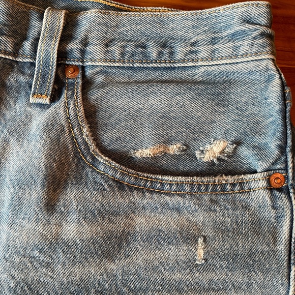 Levi’s  501 Premium Jean Shorts 33W, 6 inch inseam, slightly Distressed - Picture 3 of 7